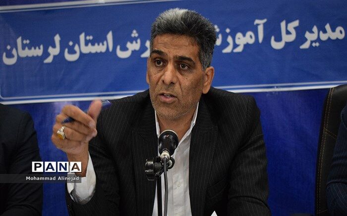 دانش‌آموزان همچنان در مقابل استکبار ایستاده‌اند