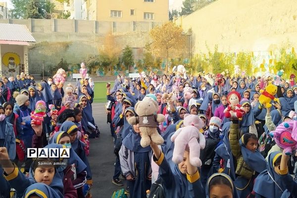 پویش فریاد عروسک‌ها در مدارس دخترانه رودهن