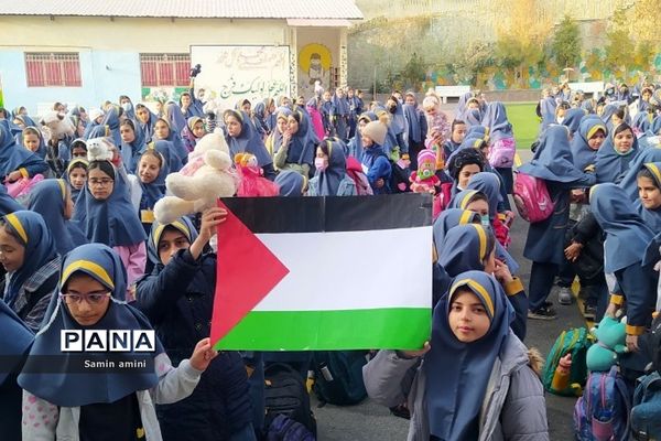 پویش فریاد عروسک‌ها در مدارس دخترانه رودهن