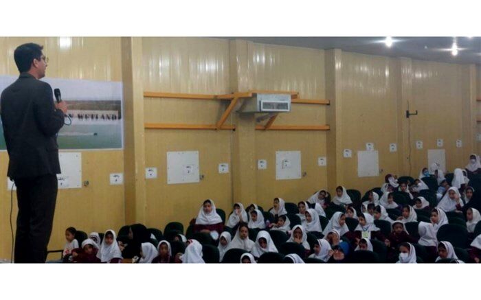 دانش‌آموزان نقش مهمی در خنثی‌سازی فتنه‌های دشمنان دارند
