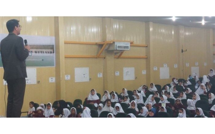دانش‌آموزان نقش مهمی در خنثی‌سازی فتنه‌های دشمنان دارند