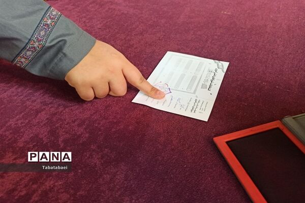 انتخابات شورای دانش‌آموزی دبیرستان زینبیه منطقه ۱۳