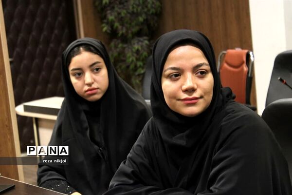 آیین تجلیل از نو معلمان ابتدایی ناحیه یک بهارستان