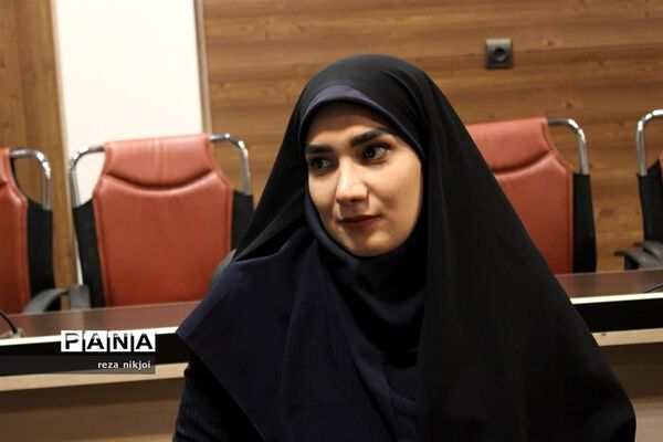 آیین تجلیل از نو معلمان ابتدایی ناحیه یک بهارستان