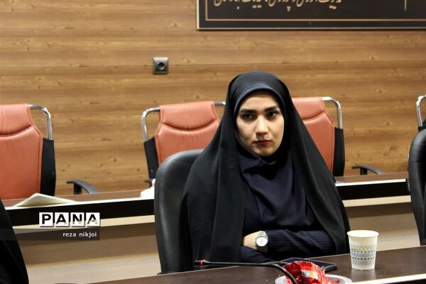 آیین تجلیل از نو معلمان ابتدایی ناحیه یک بهارستان
