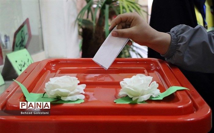 انتخابات شوراهای دانش‌آموزی در شهرستان میاندوآب/فیلم