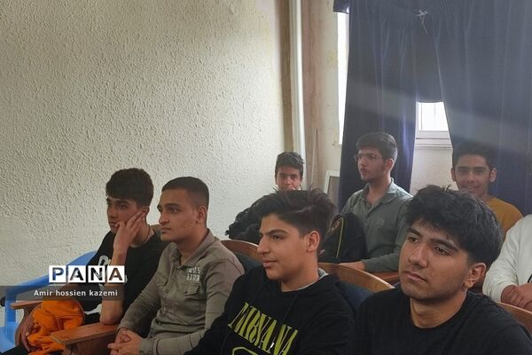 یادواره شهدای دانش‌آموز در  هنرستان  پسرانه سما رودهن