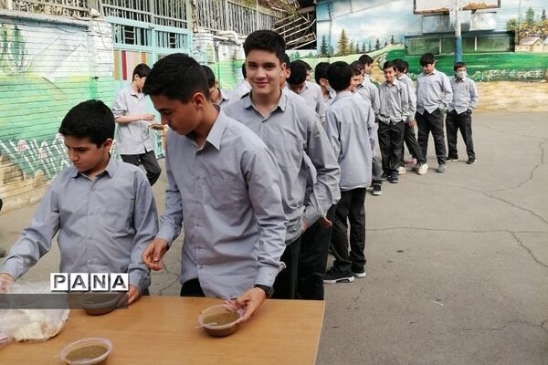 مراسم دعای توسل در دبیرستان شهید بهشتی ناحیه ۲ ری