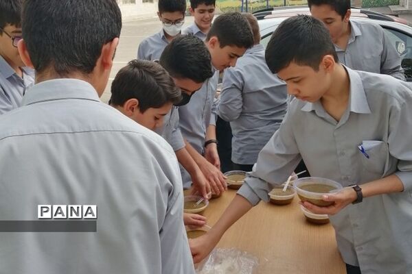 مراسم دعای توسل در دبیرستان شهید بهشتی ناحیه ۲ ری