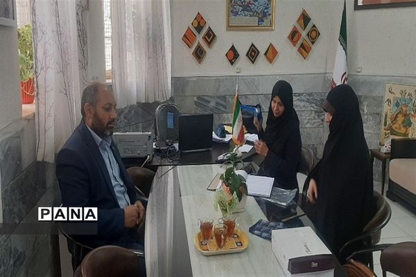 بازدید معاون پرورشی و فرهنگی البرز از برگزاری انتخابات شورای دانش آموزی