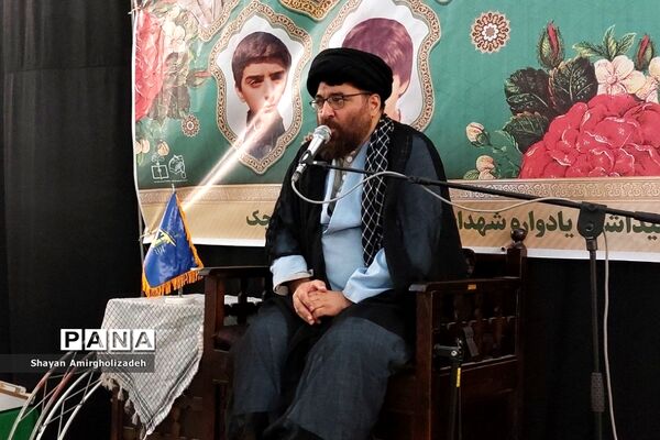 مراسم یادواره شهدای دانش‌آموز در شهرستان قرچک