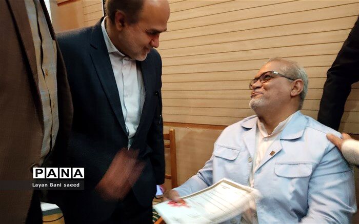 تقدیر و تجلیل از برترین‌های علمی دانش‌آموزان خانواده‌های ایثارگران/فیلم