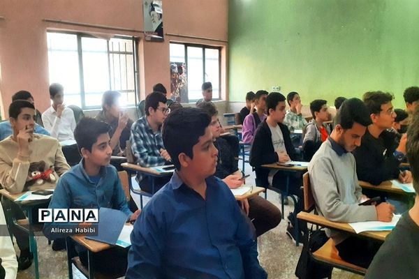 برگزاری کارگاه آموزش خبرنویسی ویژه دانش‌آموز خبرنگاران پسر در کانون شهدای فرهنگی ملارد