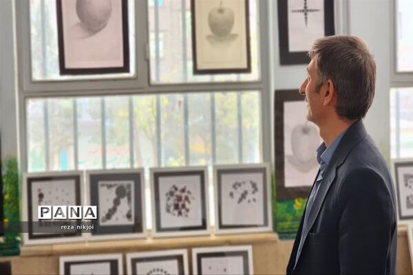 نمایشگاه دست سازه‌های هنرستان هنرهای زیبا ناحیه یک بهارستان