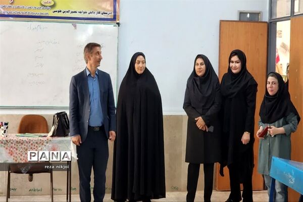 نمایشگاه دست سازه‌های هنرستان هنرهای زیبا ناحیه یک بهارستان