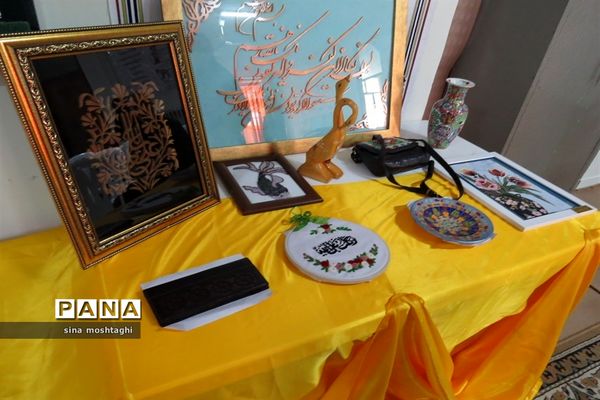 تجلیل از مربیان مدرسه استثنایی نسترن شهرستان بجنورد استان خراسان شمالی