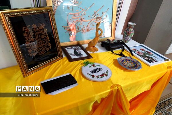 تجلیل از مربیان مدرسه استثنایی نسترن شهرستان بجنورد استان خراسان شمالی