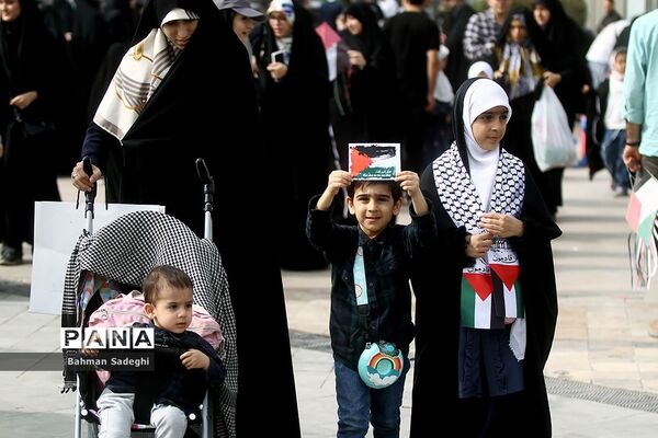 پویش  دانش‌آموزی پرواز بادبادک‌ها برای کودکان غزه