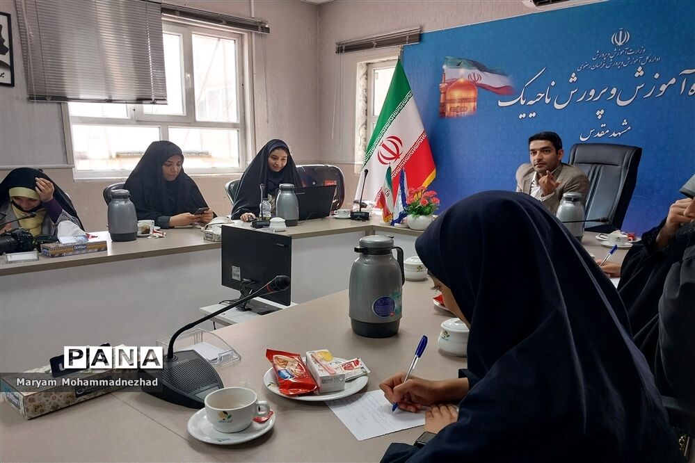 جلسه آشنایی دانش‌آموزان خبرنگار با خبرنویسی
