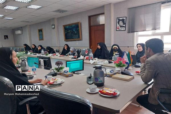 جلسه آشنایی دانش‌آموزان خبرنگار با خبرنویسی