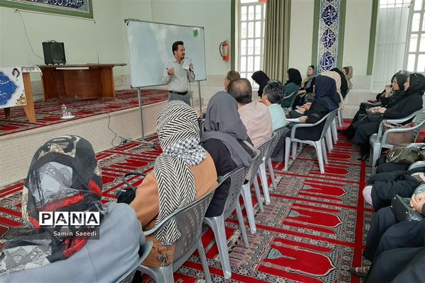 برگزاری اولین جلسه آموزش خانواده در دبیرستان پویش ناحیه ۳ شیراز