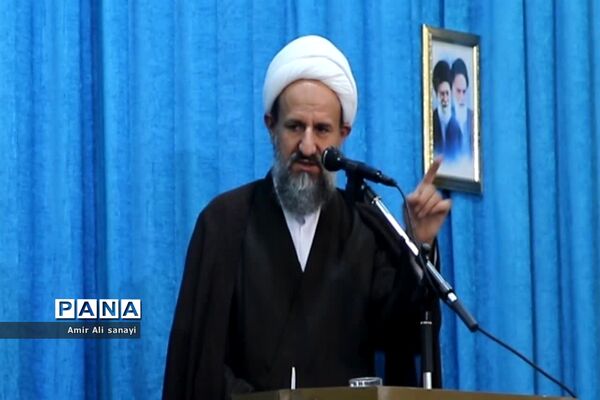 برپایی نماز جمعه در آستانه فرارسیدن روز دانش‌آموز