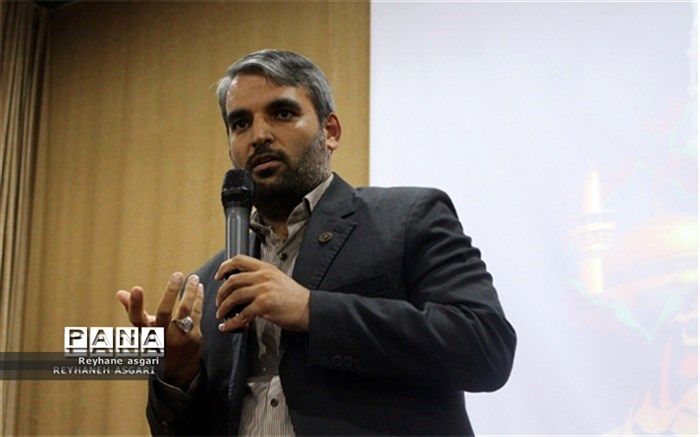 انجمن اسلامی یکی از بهترین فضاهای ممکن برای تربیت سیاسی و اجتماعی دانش‌آموزان  است