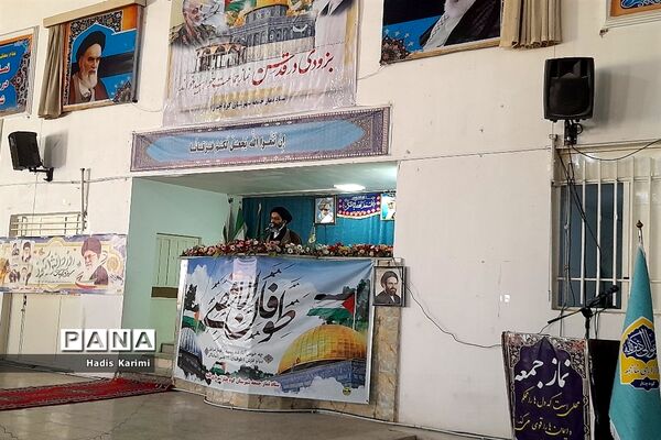 حضور پرشور دانش‌آموزان کوهچناری در نماز جمعه