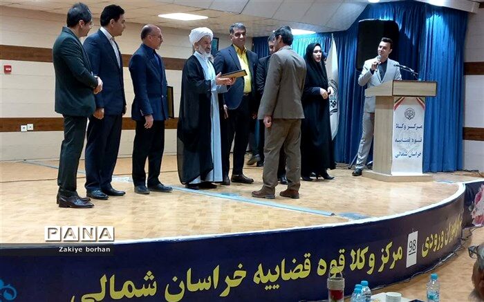 وکلای دادگستری باید بیشتر مراقب اعمال و رفتار خود در بین مردم باشند