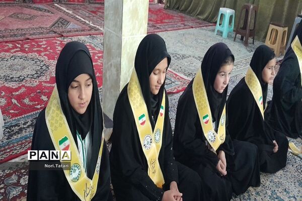 حضور پرشور فرهنگیان و دانش‌آموزان شهرستان بام و صفی آباد در نماز جمعه