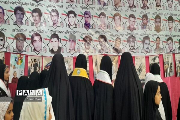 حضور پرشور فرهنگیان و دانش‌آموزان شهرستان بام و صفی آباد در نماز جمعه
