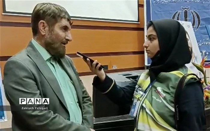 ظرفیت ۱۵۰۰۰ نفری طرح کلاس‌های رایگان کنکور برای دانش‌آموزان شهرستان‌ بهارستان/فیلم