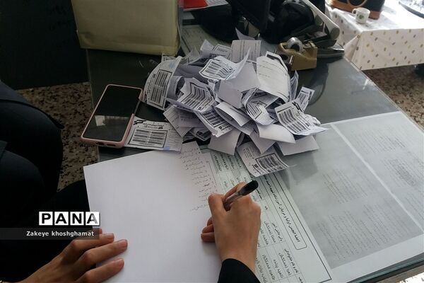 برگزاری انتخابات شورای دانش‌آموزی در مدرسه شهید خاقانی شهرستان شیروان