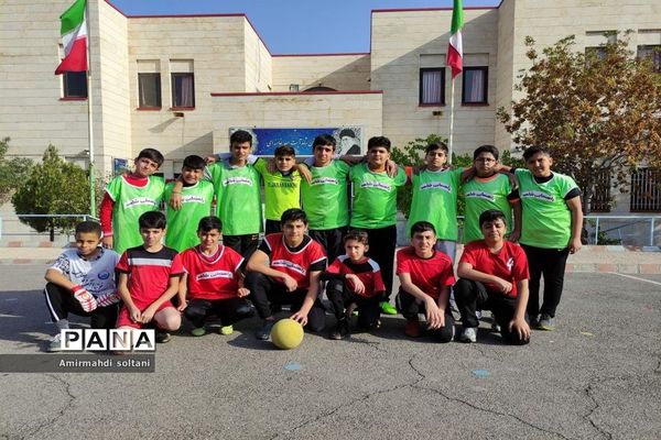 مسابقات فوتسال به‌مناسبت روز دانش‌آموز
