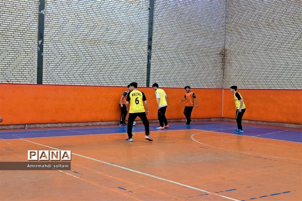 مسابقات فوتسال به‌مناسبت روز دانش‌آموز