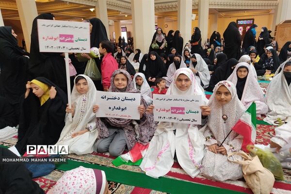 مراسم بزرگداشت یاد شهیدان دانش‌آموز حرم مطهر احمدبن موسی (ع)