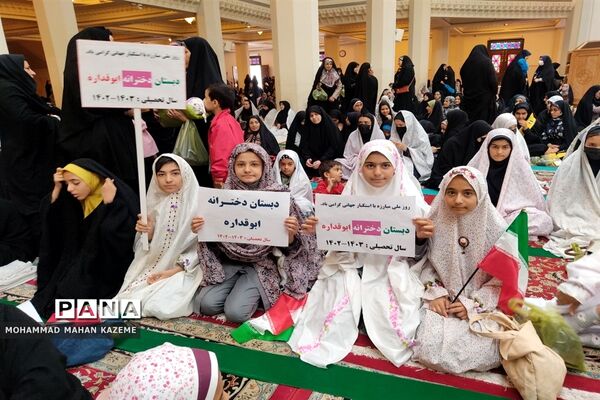مراسم بزرگداشت یاد شهیدان دانش‌آموز حرم مطهر احمدبن موسی (ع)