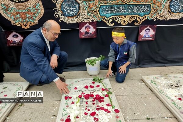 مراسم بزرگداشت یاد شهیدان دانش‌آموز حرم مطهر احمدبن موسی (ع)