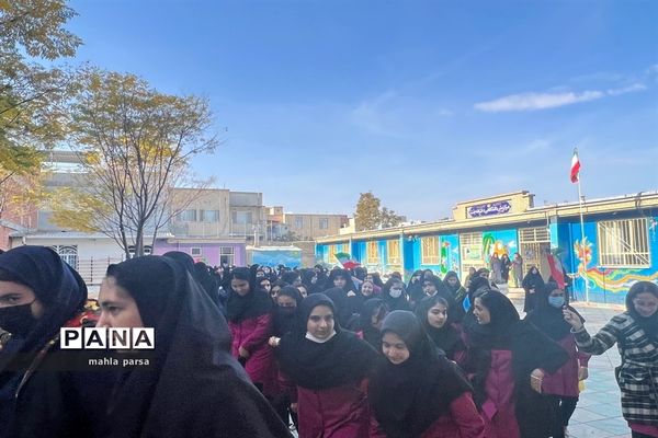 راهپیمایی ۱۳ آبان دانش‌آموزان آموزشگاه شاهد جنت شهرستان  مانه و سملقان