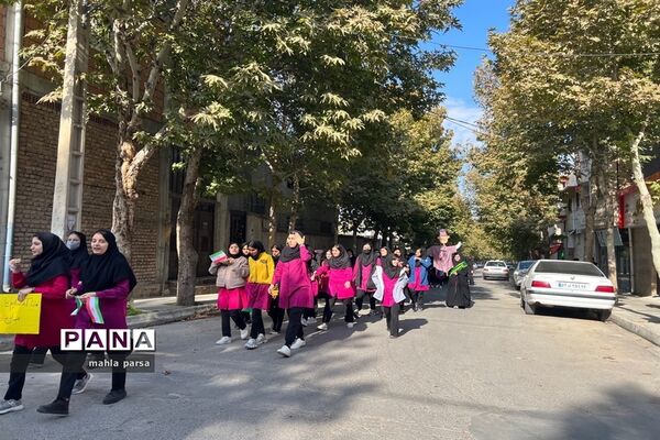 راهپیمایی ۱۳ آبان دانش‌آموزان آموزشگاه شاهد جنت شهرستان  مانه و سملقان