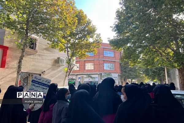 راهپیمایی ۱۳ آبان دانش‌آموزان آموزشگاه شاهد جنت شهرستان  مانه و سملقان