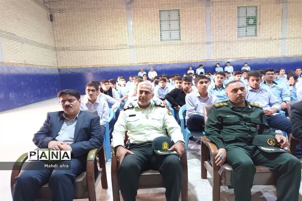 نواخته شدن زنگ استکبار ستیزی در دبیرستان رسول اکرم ( ص) بهبهان