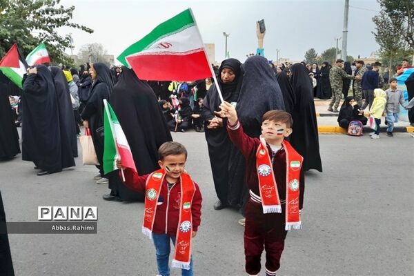 تجمع دانش‌آموزان پاکدشتی به مناسبت ۱۳ آبان