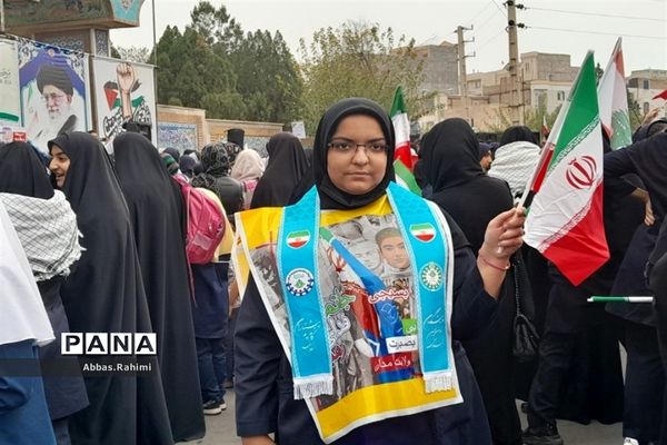 تجمع دانش‌آموزان پاکدشتی به مناسبت ۱۳ آبان