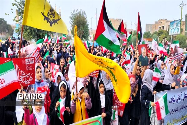 تجمع دانش‌آموزان پاکدشتی به مناسبت ۱۳ آبان
