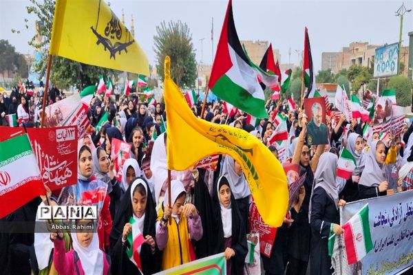 تجمع دانش‌آموزان پاکدشتی به مناسبت ۱۳ آبان