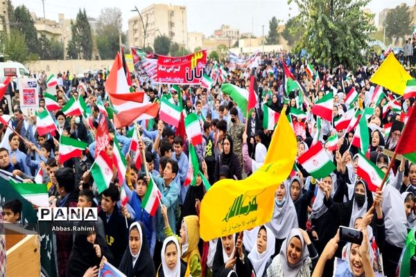 تجمع دانش‌آموزان پاکدشتی به مناسبت ۱۳ آبان