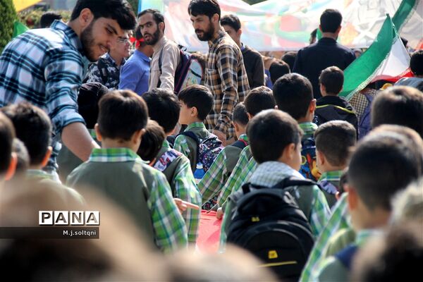 حماسه‌ای دیگر از دانش‌آموزان اصفهانی در ۱۳ آبان