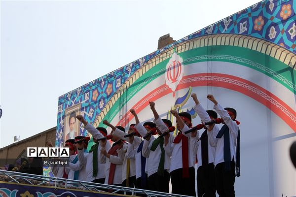 حماسه‌ای دیگر از دانش‌آموزان اصفهانی در ۱۳ آبان