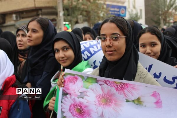 راهپیمایی روز دانش‌آموز در ناحیه یک بهارستان